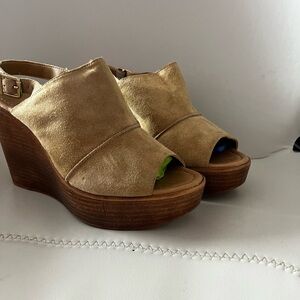 Mila Paoli Tan Wedge Shoes sz. 9